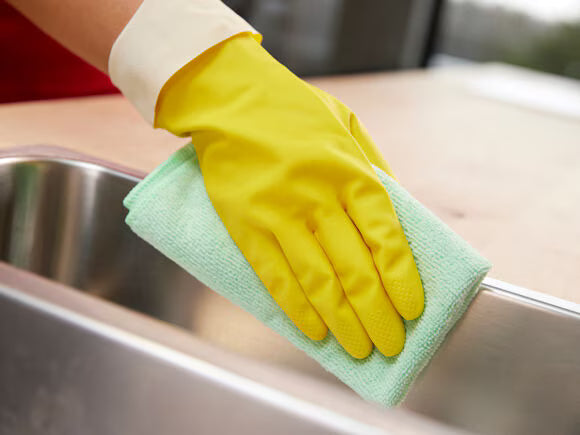 Durable microfibre cleaning cloth made from recycled materials for professional surface cleaning